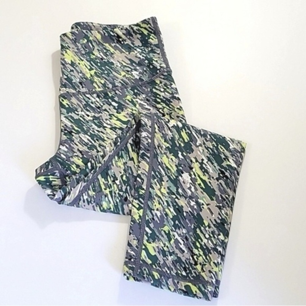 Zella Leggings in Green and Gray Camo Type Pattern
